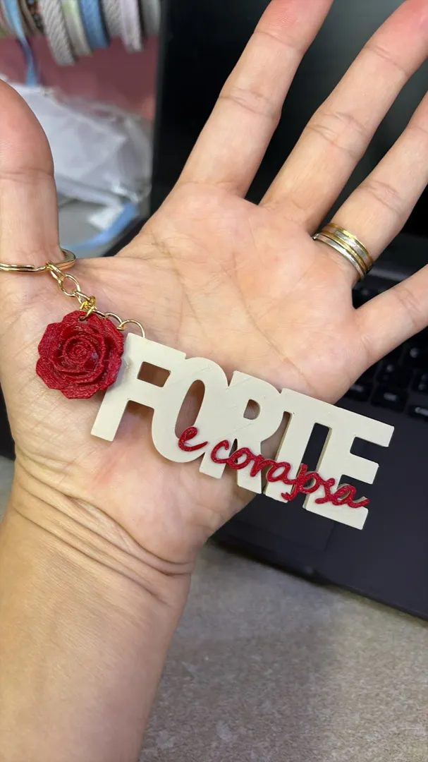 Chaveiro Forte e corajosa